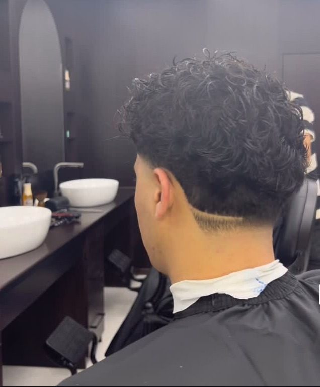 Krause Locken mit Taper
